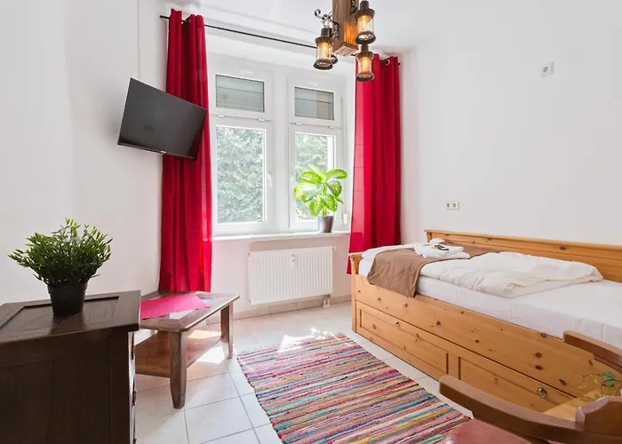 Gaestezimmer IV Einzelzimmer In Unterkunft Mit Gemeinschaftsbad Und Gemeinschaftskueche Chemnitz